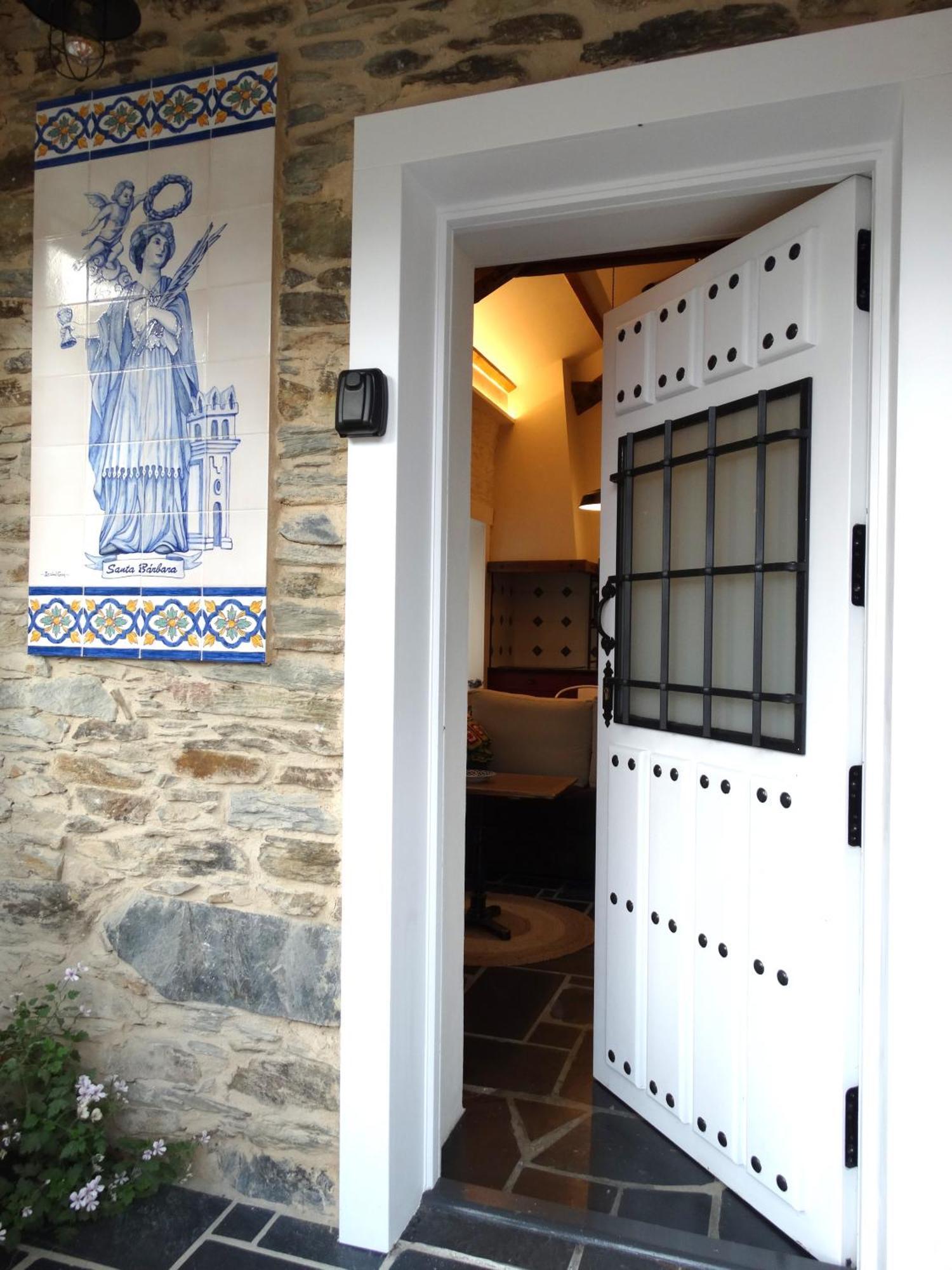 Apartamentos Minas De Silvarosa Viveiro Luaran gambar